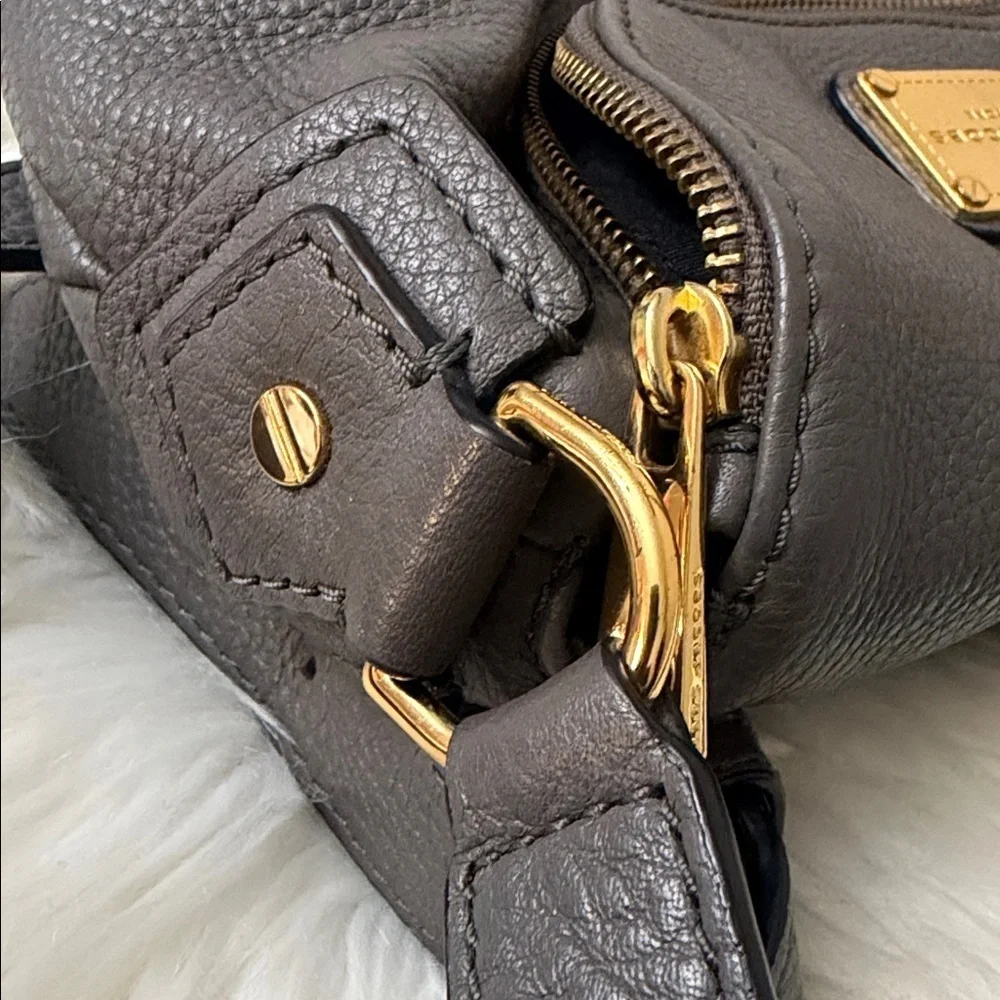 MARC BY MARC JACOBS NATASHA LEATHER CROSSBODY